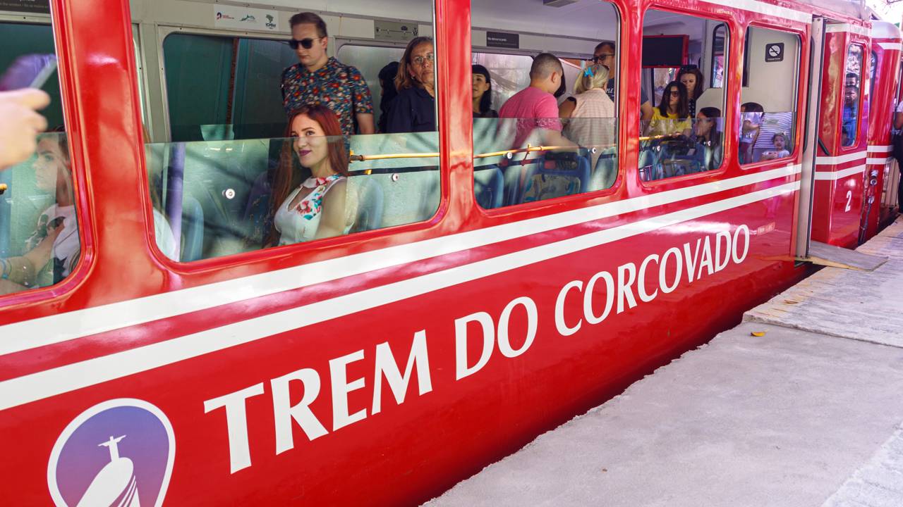 Com 142 anos de história e 3,8 km de trilhos, o trem centenário no Rio surge como um marco pioneiro da engenharia ferroviária turística