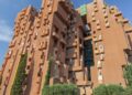 O inovador labirinto residencial de 1975 com 18 torres conectadas e 446 apartamentos de concreto colorido na periferia da capital catalã