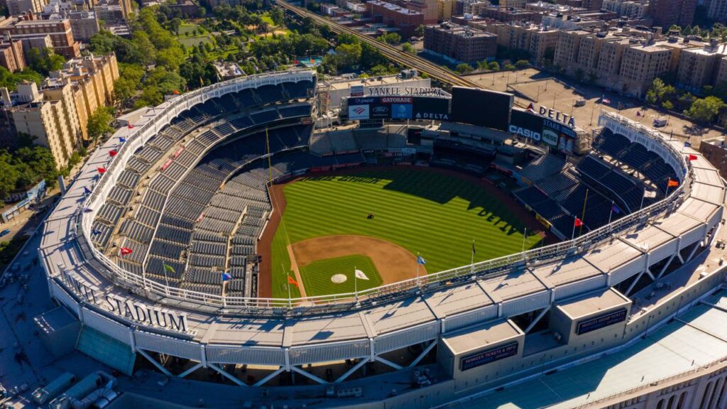Com 50.291 assentos e custo de US$ 1,5 bilhão, o estádio em Nova York virou o templo mais moderno e valioso do beisebol mundial