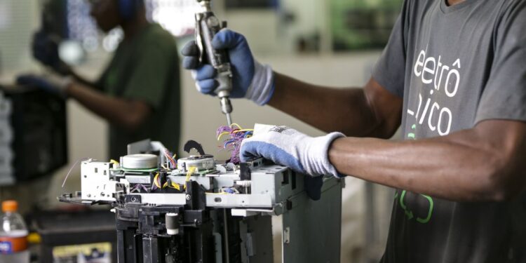 CMN amplia incentivo à produção nacional com recursos do FAT