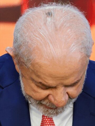 Lula mancha cabeça