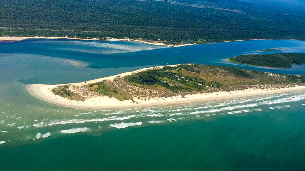 A vila brasileira de 1531 que aparece no monumento de Lisboa ao lado de Porto Seguro e tem o melhor roteiro ecológico do planeta