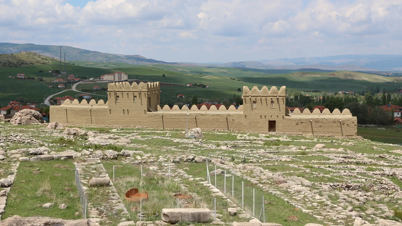 A capital que foi apagada do mapa por 3 mil anos e guardava 25 mil tábuas de argila