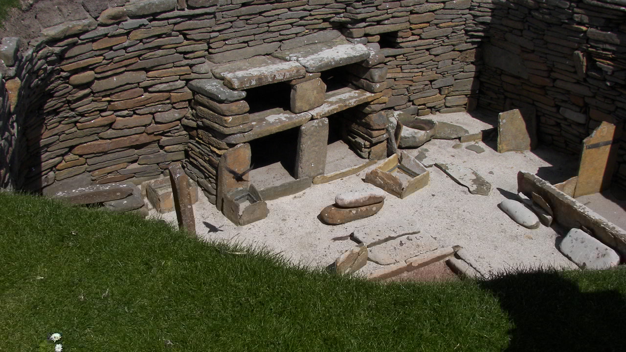 O vilarejo de pedra soterrado por 4 mil anos que é 600 anos mais antigo que as pirâmides