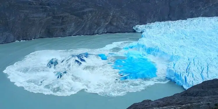 Colapso de gelo na Geleira Grey e mudanças climáticas