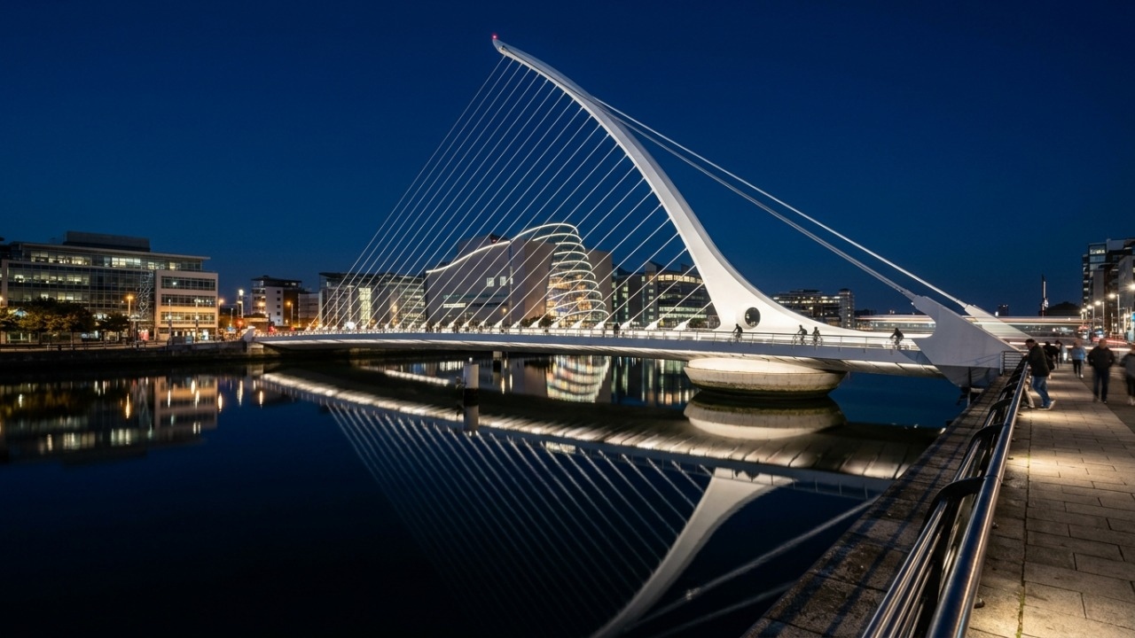 A futurista ponte estaiada de 120 metros que imita uma harpa e rotaciona 90 graus para liberar navios é um marco de engenharia irlandesa de 2009