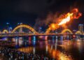 A monumental estrutura de 666 metros de extensão em formato de dragão de aço que solta fogo e água para atrair milhares de turistas no Vietnã
