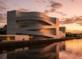 O monumental edifício de concreto branco de 8.250 m² de área que foi inaugurado em 2008 como referência de arquitetura moderna no Sul