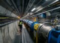 Ocupando um anel de 27 km de circunferência a até 175 metros de profundidade, o acelerador de partículas tornou-se a maior máquina do planeta