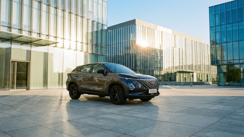 SUV futurista com cara de carro-conceito que chega para desafiar as marcas consagradas com um arsenal tecnológico de luxo