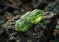 Esqueça a esmeralda comum, pois esta gema verde-amarelada foi descoberta na Carolina do Norte e é um tesouro ultra raro de espodumênio