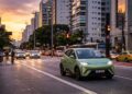 O elétrico urbano de 75 cavalos com bateria de 30 kWh que virou o novo carro racional para quem só roda dentro da cidade