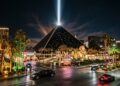 Com suítes penthouse que superam US$ 3 mil por noite, a pirâmide de vidro em Las Vegas abriga 4.407 quartos e um cassino gigante