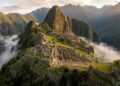 Cidade de pedra erguida a 2.430 metros de altitude com terraços, canais e observatórios revela como os incas dominaram água, relevo e agricultura