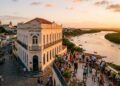 Inaugurado em 1928, o casarão histórico preserva o estilo eclético e oferece um mirante que revela a vista mais privilegiada do Rio Sanhauá