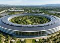 Com 260 mil m² e 1,6 km de circunferência, o Apple Park na Califórnia abriga o maior painel de vidro curvo do mundo em sua estrutura circular