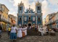 Com suas fachadas de 1704 e interior em estilo barroco, a igreja em Salvador virou o maior símbolo da resistência e fé da cultura afro