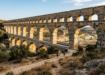 Cidade romana com 250 mil habitantes e rede de 11 aquedutos mostra como o império distribuía milhões de litros de água por dia com precisão urbana