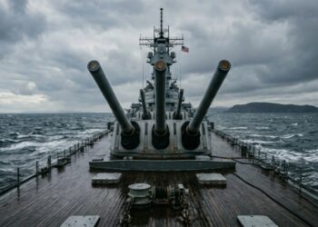 O USS Wisconsin disparou uma salva completa contra uma montanha na Coreia e fez ela sumir do mapa em segundos