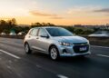 O hatch que faz até 16 km/l na estrada e virou saída para quem quer cortar gasto sem comprar carro híbrido