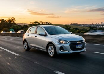 O hatch que faz até 16 km/l na estrada e virou saída para quem quer cortar gasto sem comprar carro híbrido