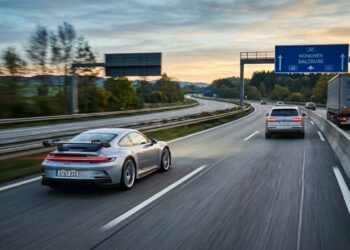 Com trechos sem limite de velocidade e engenharia de elite, a rede rodoviária alemã é referência mundial em segurança e qualidade de asfalto