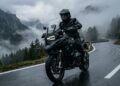 A lendária motocicleta aventureira da BMW esconde um radar no bico dianteiro capaz de prever o perigo no asfalto em frações de segundo