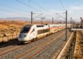 O primeiro trem de alta velocidade da África viaja a 320 km/h e reduziu uma viagem de cinco horas para apenas duas