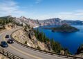 Estrada no Oregon, com 53 km de extensão, circunda o lago mais profundo dos EUA e é um dos maiores marcos da engenharia cênica americana