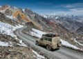 A passagem argentina atinge 4.780 metros de altitude; com vistas nevadas nos Andes, ela conecta dois países em uma rota de engenharia extrema