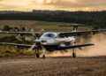 Graças à sua versatilidade em pistas curtas, o Pilatus PC-12 com dez assentos tornou-se referência em segurança e eficiência na aviação executiva