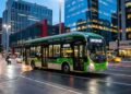 O micro-ônibus que virou solução para bairros estreitos onde ônibus grande não consegue manobrar