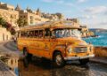 Os ônibus clássicos de Malta, com carrocerias artesanais iniciadas nos anos 1950, tornaram-se o maior ícone cultural do transporte na ilha