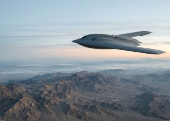 O misterioso drone espião furtivo RQ-170 Sentinel com 20 metros de envergadura penetra o espaço aéreo mais protegido do planeta para captar segredos militares valiosos sem jamais ser detectado por radares inimigos