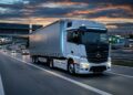 O gigante elétrico Mercedes-Benz eActros 600 viaja 500 km sem recarregar e usa tecnologia de bateria que dura mais de 1 milhão de quilômetros
