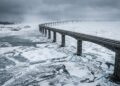 O colossal viaduto de 12,9 km erguido sobre águas congeladas no Canadá que suporta colisões de icebergs e custou 1 bilhão de dólares