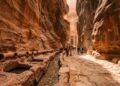 Sistema de cisternas com capacidade para 40 milhões de litros de água permite que a cidade de Petra floresça no deserto com consumo garantido para 30 mil pessoas no passado