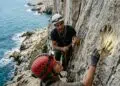 Alpinistas encontram acidentalmente na Itália um conjunto inacreditável de evidências de um pisoteio de tartarugas marinhas de 80 milhões de anos em um paredão rochoso com vista para o mar Adriático
