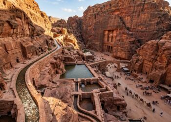 Sistema de cisternas com capacidade para 40 milhões de litros de água permitia que a cidade de Petra florescesse no deserto com o consumo diário garantido para 30 mil pessoas no passado