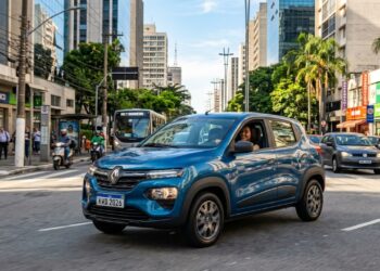 Compacto 0 km que faz 14,6 km por litro na cidade vira resposta para quem quer primeiro carro sem medo do posto