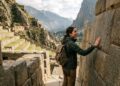 Com pedras de 50 toneladas e alinhamentos astronômicos, esta cidadela inca do século XV permanece como um enigma