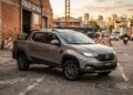 Com caçamba de 937 litros e carga de até 1.000 kg, a picape da Fiat une trabalho, cabine dupla e conforto urbano