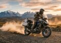 Com motor V-Twin de 645cc e 71 cavalos, a V-Strom 650 XT é referência em versatilidade na engenharia das motos de aventura