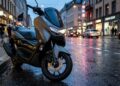 Com ABS nas duas rodas e controle de tração, a scooter da Yamaha aposta em segurança e conforto no uso diário