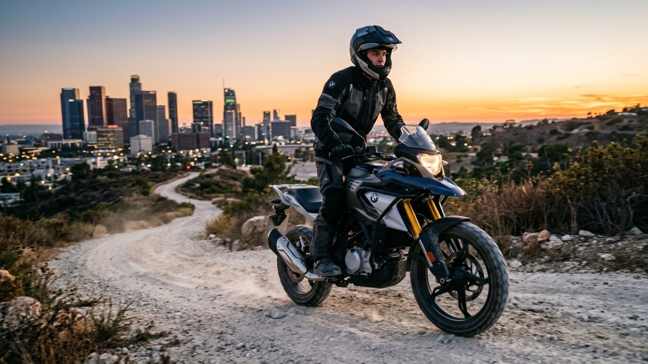 Com motor monocilíndrico de 313cc e engenharia alemã, a moto de entrada virou o sonho de quem busca agilidade urbana e exploração off-road