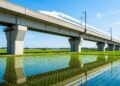 Com 164 km de extensão a ponte ferroviária mais longa do mundo atravessa rios, canais e arrozais para sustentar trens-bala na China