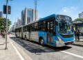 O ônibus de 15 metros que leva mais passageiros sem usar sanfona virou uma solução discreta para linhas cheias