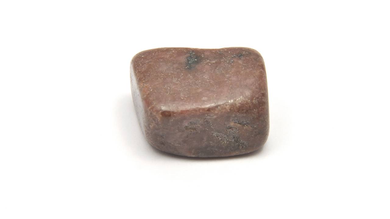 Esqueça o quartzo, pois este mineral rico em magnésio compõe meteoritos raros e surge como o registro de sobrevivência do sistema solar