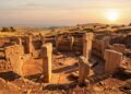 Göbekli Tepe exibe pilares de pedra ao nascer do sol na Turquia