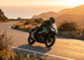 Motor de 451cc, embreagem deslizante e preço de 125cc turbinada e a japonesa que faz pilotos experientes reverem tudo que pensavam sobre custo-benefício